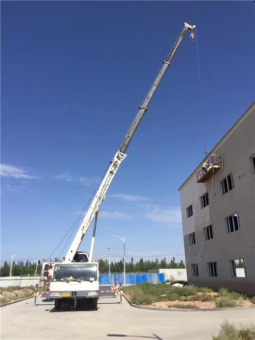 金川区“轻装强干”—— 吊车的 “轻量化臂架” 技术