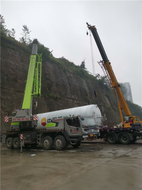 金川区“不怕风雨冻”—— 吊车的 “恶劣环境适应” 技术